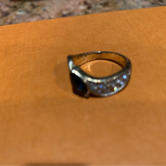 Sapphire like gorgeous blue stone golden fashion ring size 5.5 . Must have! - Picture 5 of 6